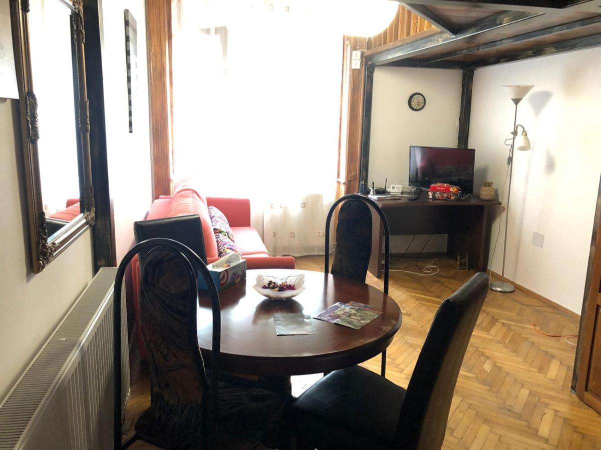 Dalina'S Art Corner Apartment Oradea Exterior photo